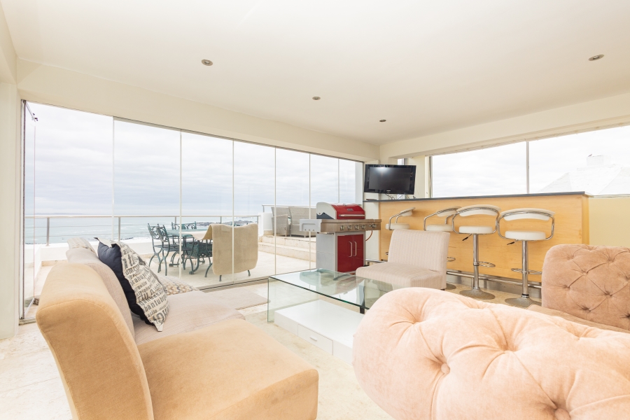 6 Bedroom Property for Sale in Bloubergstrand Western Cape